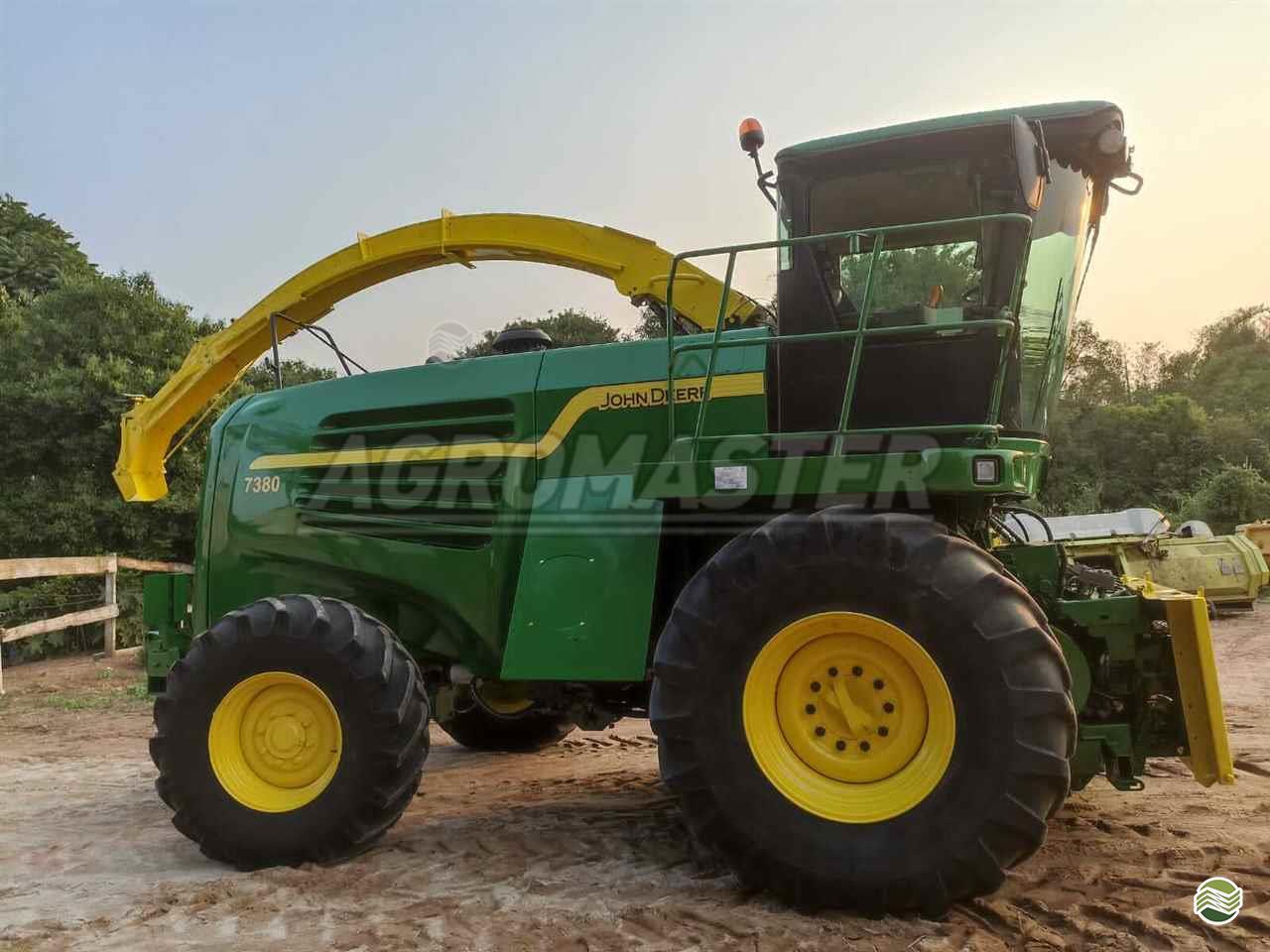 FORRAGEM E FENO JOHN DEERE FORRAGEIRA 7380 Agromaster Máquinas Agrícolas PONTA GROSSA PARANÁ PR